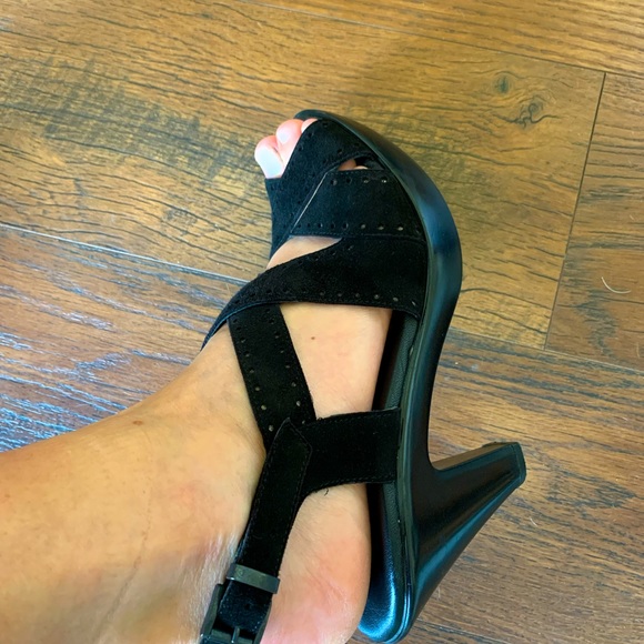 CORDANI HEELS, BLACK SUEDE, ITALIAN MADE, SIZE 39 - Picture 8 of 10